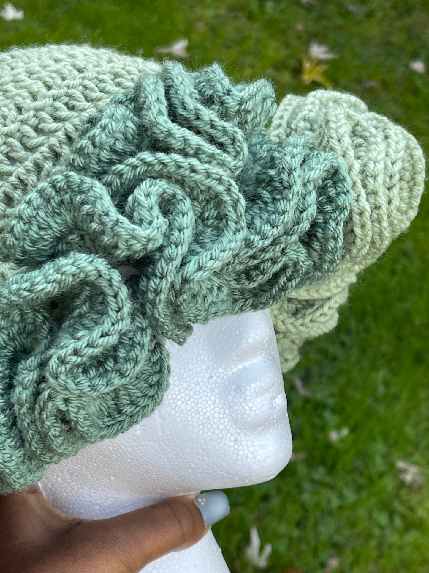 Kelly Signature Ruffle Hat
